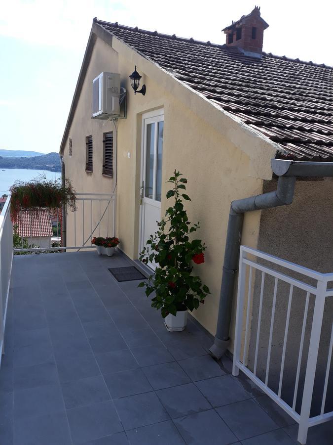 Apartment Rozalija Šibenik Exteriör bild